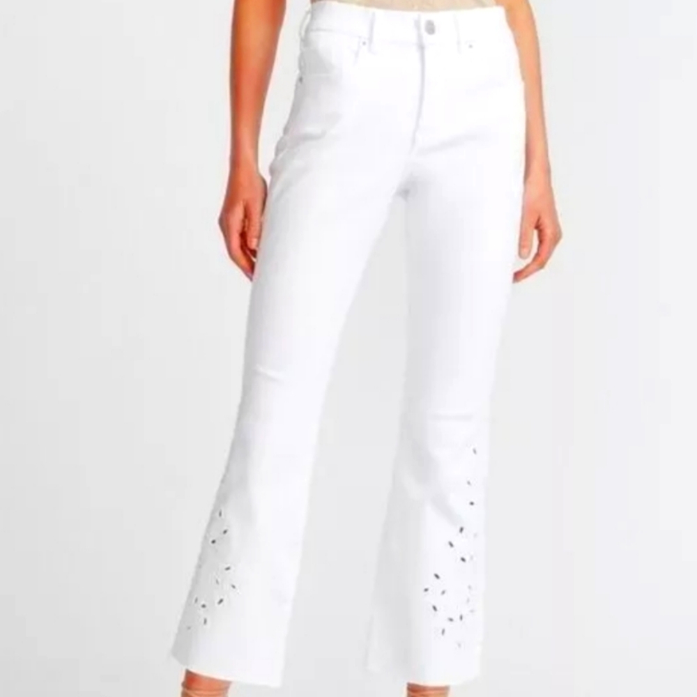 NWT Express Cropped Flare High Rise White Embroidered Eyelet Cutout Jeans Size 8